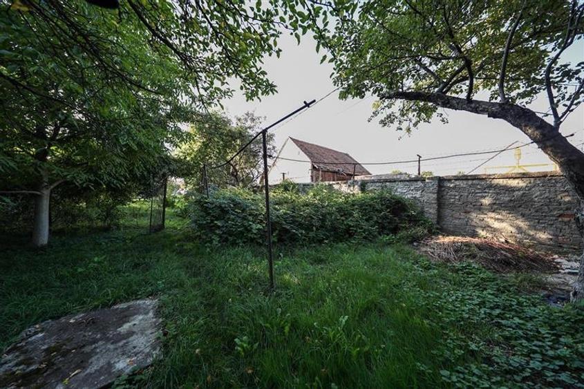 Casa traditionala cu teren generos COMISION 0 - 8