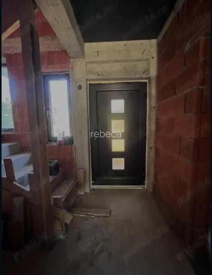 Casa la rosu de vanzare - Bujac Casa la rosu de vanzare - Bujac