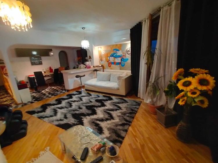 Apartament cu 3 camere în Badea Cârțan