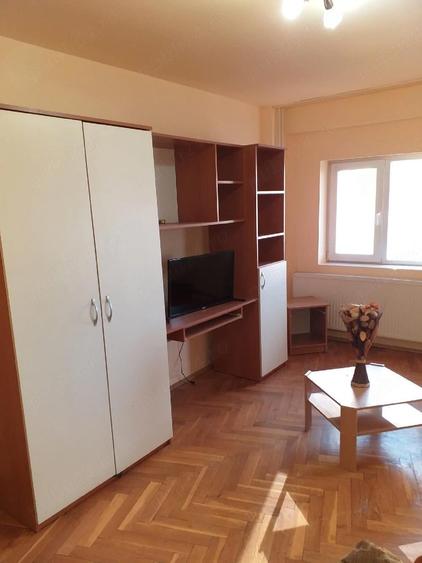 Proprietar, inchiriez apartament cu 3 camere - 4