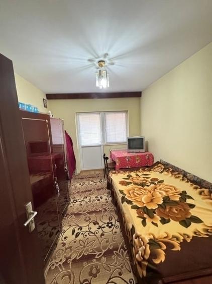 Etaj 2 - 4 camere decomandat - doua bai - doua balcoane - Dacia - 14