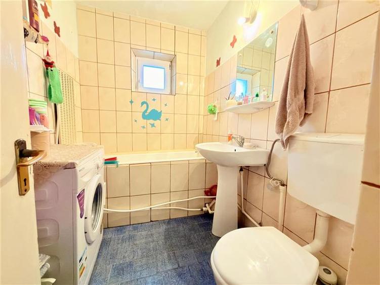 Apartament 3 camere  de vanzare  Pacurari - 5