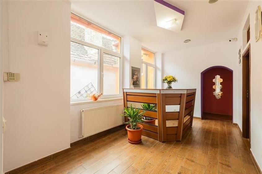 Casa pretabila:comercial/ servicii/ rezidential Central, Fagaras - 3