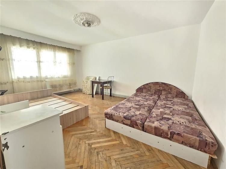 3 Camere Semimobilate, zona Centrala. - 2