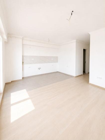 Apartament cu 3 camere decomandat în Energia