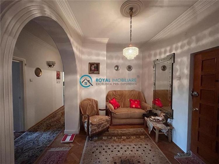 Royal Imobiliare - Inchiriere apartament 4 camere in Vila - 4