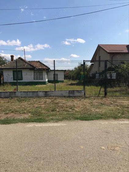 Teren 803 mp + casa batraneasca - 5