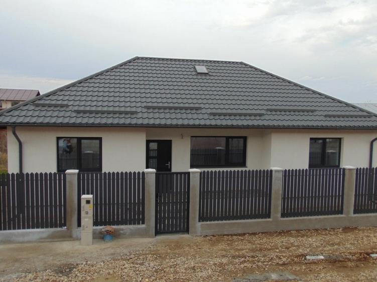 FARA COMISIOANE casa cu 4 camere 2 bai PARTER cu placa pod terasa merita vazuta - 3