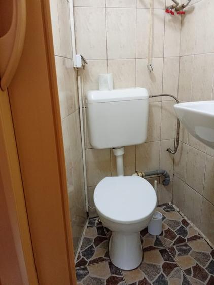 Camera cu baie proprie-renovata- Tractorul - 2