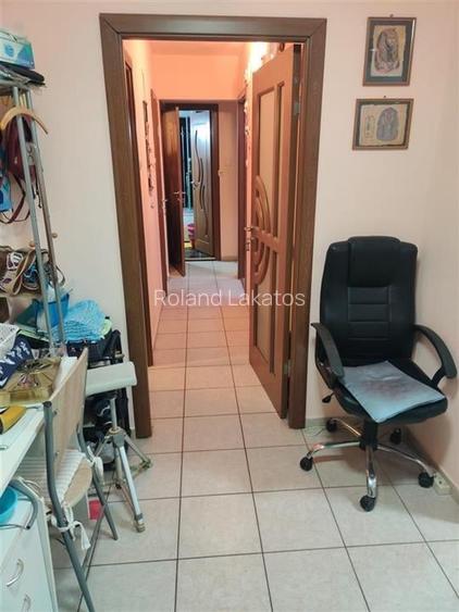 Apartament cu 3 camere decomandat în Rogerius