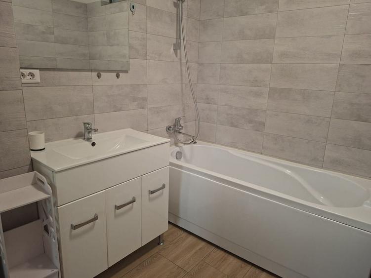 Apartament cu 2 camere decomandat în Exterior Vest