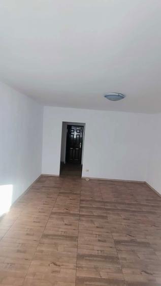 Garsoniera Etaj 4/10 Langa Plaza Romania str Aleea Dumbravita nr 2A - 7