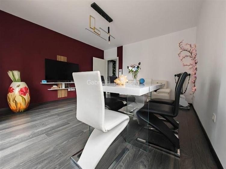 Decomandat,etaj1,mobilat,deosebit accesorizat,Avantgarden, Brasov