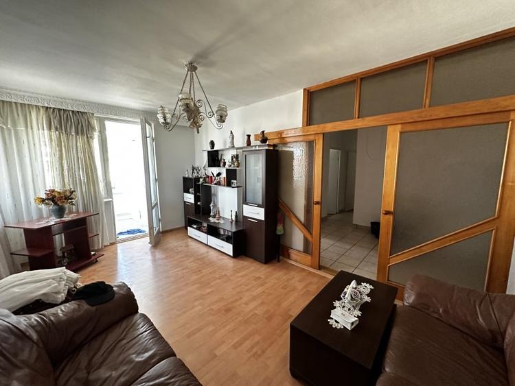 Apartament 3 camere | Decomandat | 62 mp. | Ampoi 3 | 2 Balcoane | Mobilat - 2