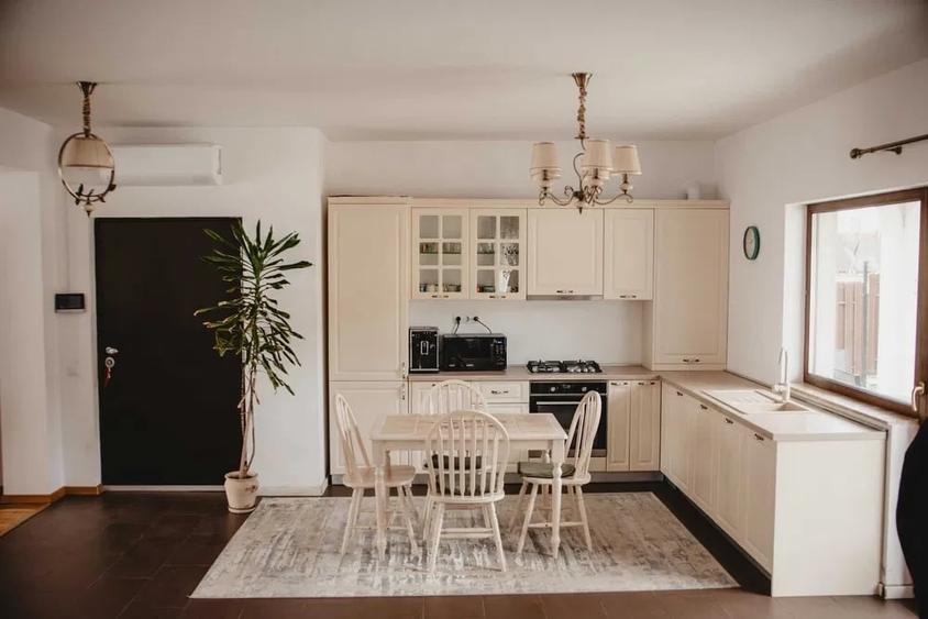 Casa individuala la cheie, 4 camere, 140 mp + 565 teren, 3 parcari, zona Voronet - 1