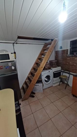 Garsoniera , 25 mp bloc cu gaze , zona Liceul Economic Zahana - 2