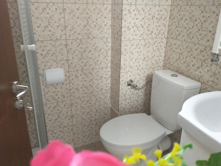 Mall Vitan - Vila  MODERNA 2023   P+1,  4 camere, 166 mp. , singur curte - 95mp - 9