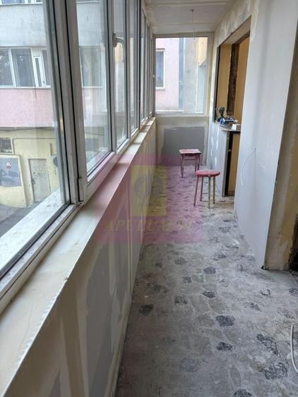 Apartament cu 3 camere semidecomandat în Lacul Tei