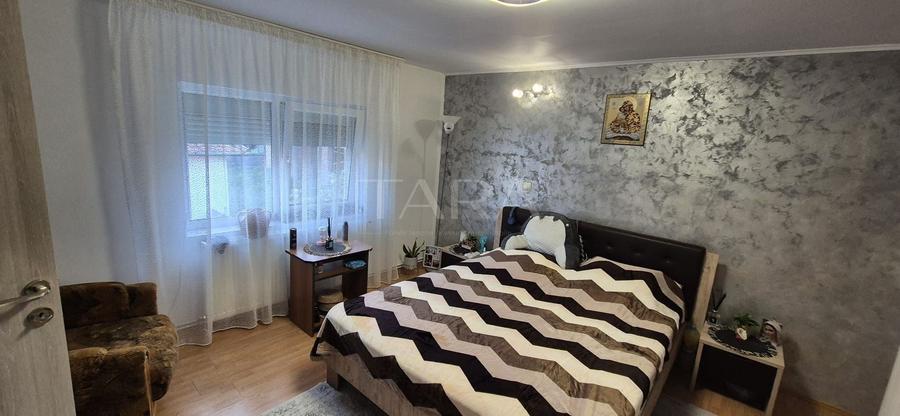 Casă individuală cu 4 camere cu Canalizare în Iris