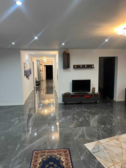 Casă cu 4 camere cu Teren 880 Mp în Gugești