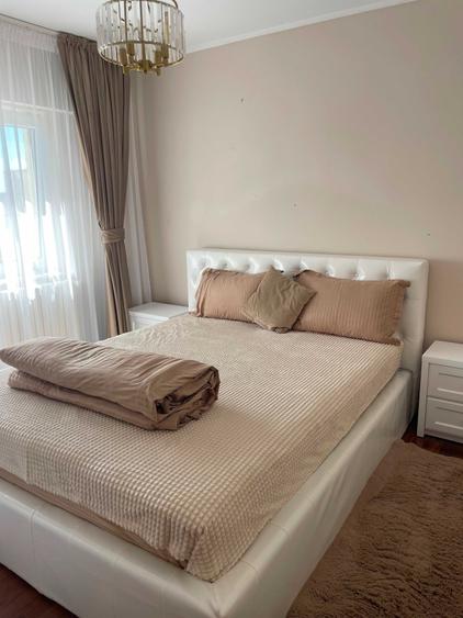 Apartament cu 4 camere decomandat în Faleza Nord