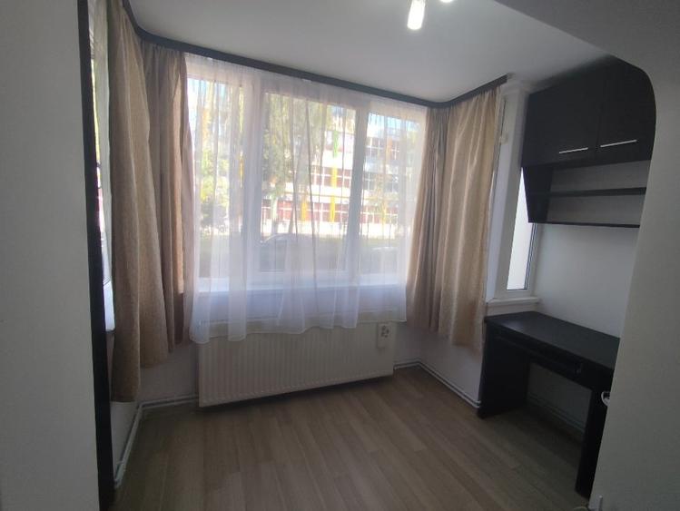 Apartament cu 3 camere semidecomandat, mobilat în Tractorul