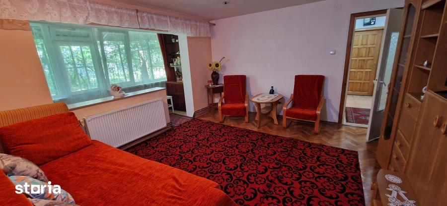 Apartament cu 2 camere semidecomandat în Girocului