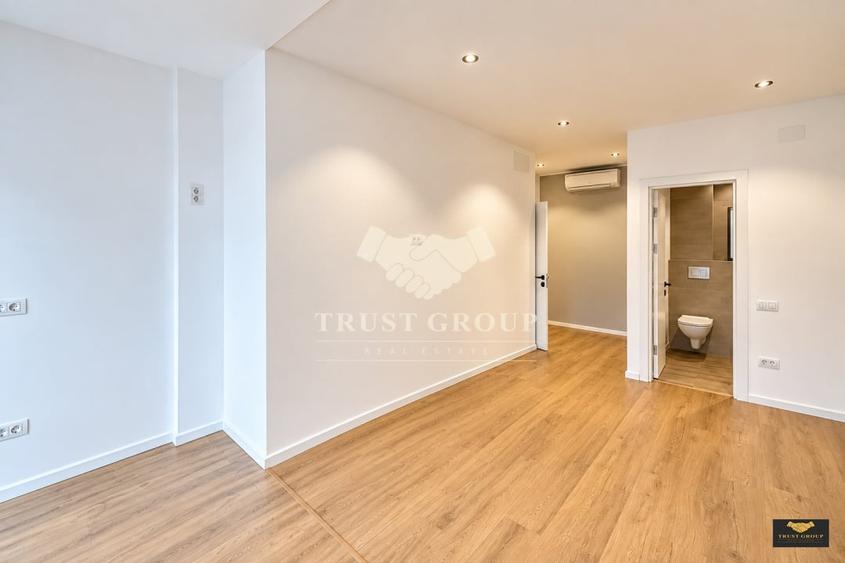 Apartament cu 4 camere decomandat, mobilat în P-ța Victoriei