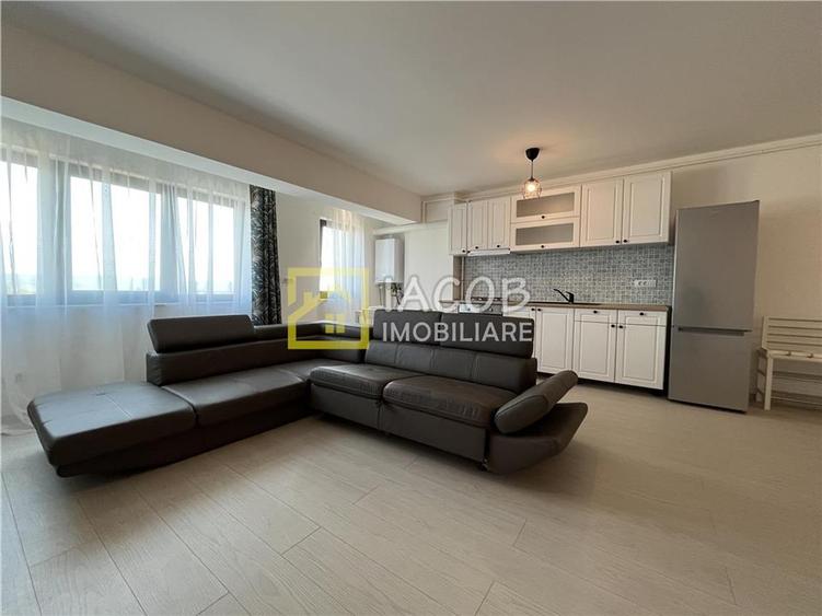 Apartament cu 3 camere semidecomandat, mobilat în 9 Mai