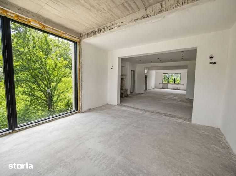 Casă cu 9 camere cu Teren 4000 Mp în Snagov