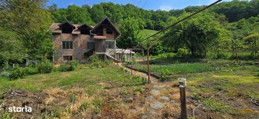 Casă cu 4 camere în Angofa