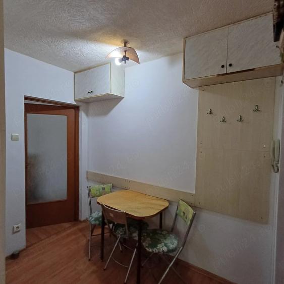 Apartament cu 2 camere semidecomandat în Vintere