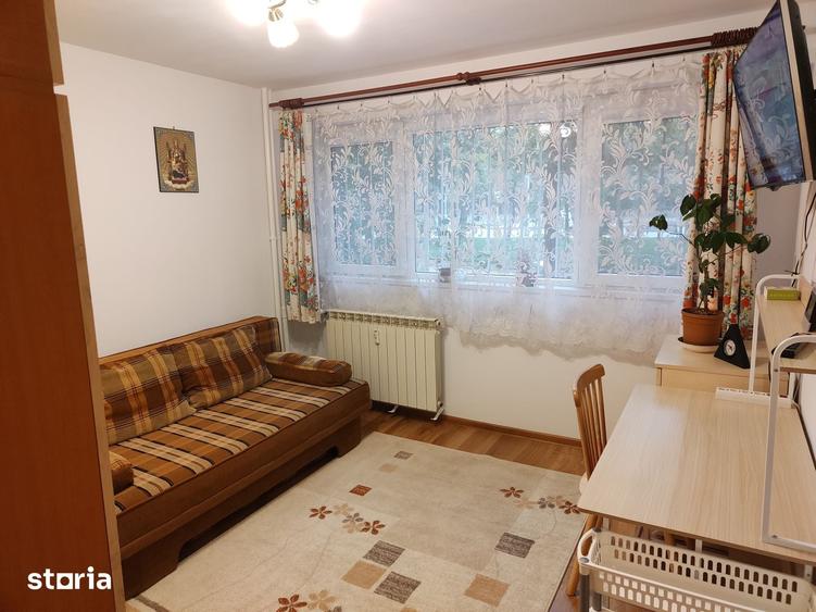 Apartament cu 2 camere decomandat în Drumul Taberei