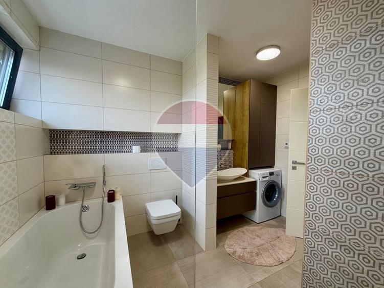Apartament cu 3 camere semidecomandat în Calea Turzii