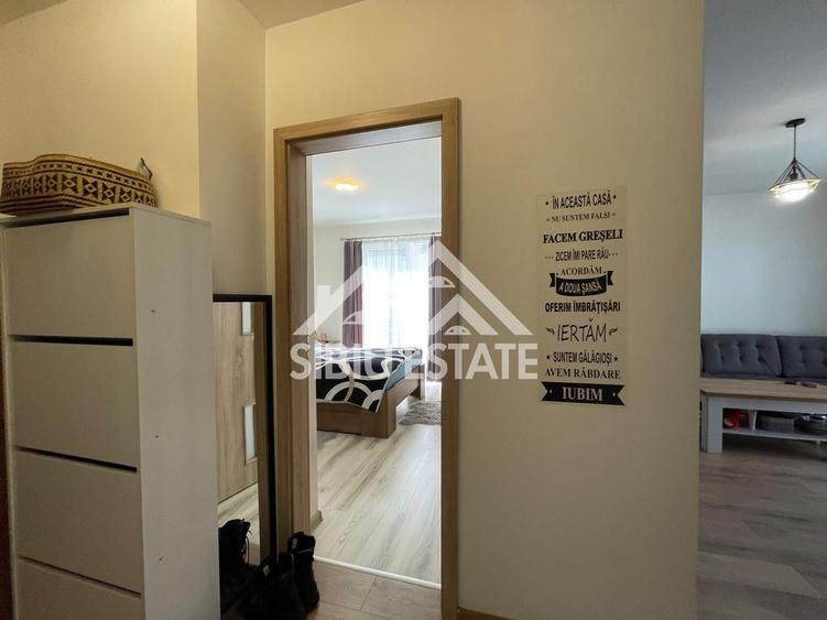 Apartament cu 3 camere semidecomandat, mobilat în Turnișor