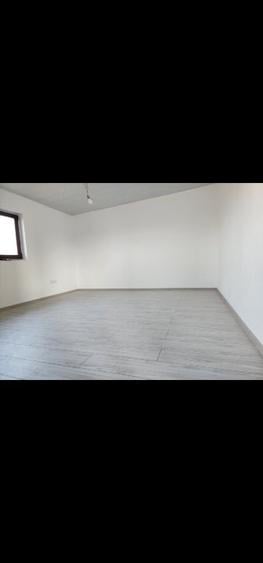 Casă individuală cu 5 camere cu Teren 2000 Mp în Moșteni