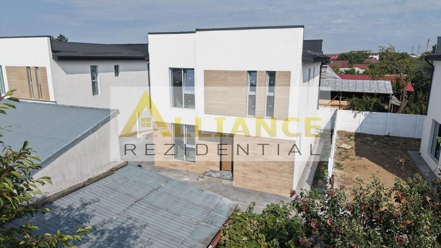 Casă individuală cu 5 camere cu Canalizare în Central
