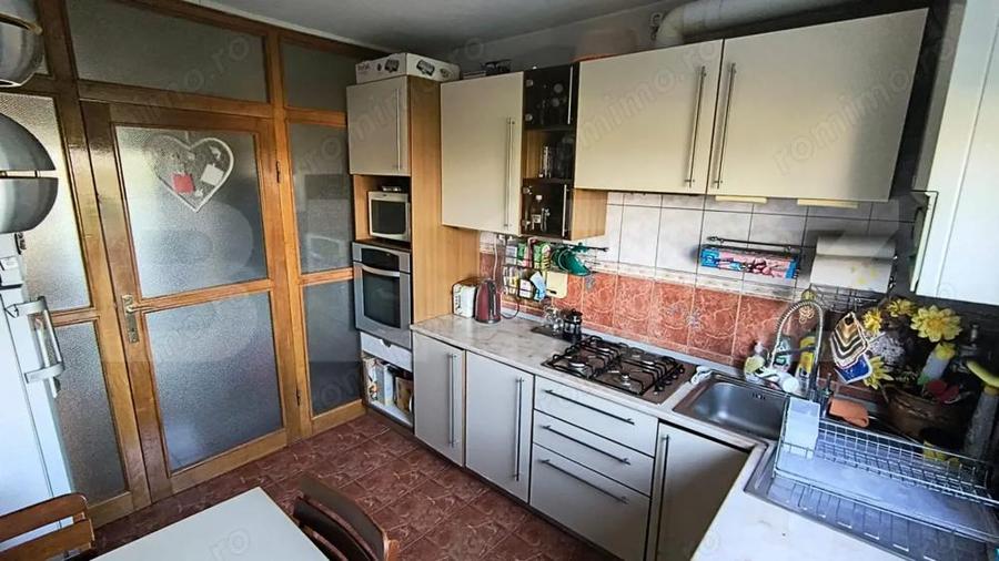 Apartament 3camere 1 baie decomandat - 1