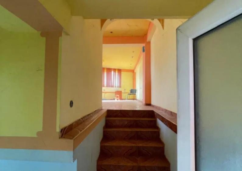 VILA cu spatii comerciale situata in zona CUMPANA - 13