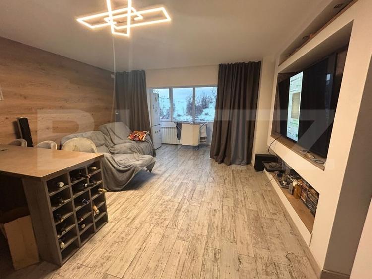 Apartament cu 3 camere decomandat, mobilat în Traian