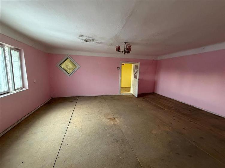 Casa batraneasca de vanzare in Campineanca str Marului nr 8 - 10