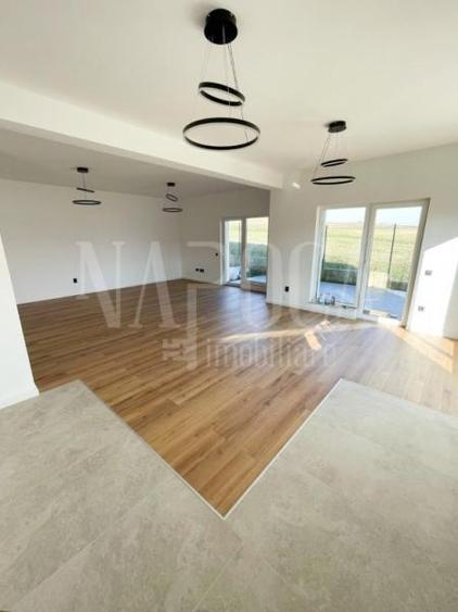 Casa 5 camere de vanzare in Chinteni - 2