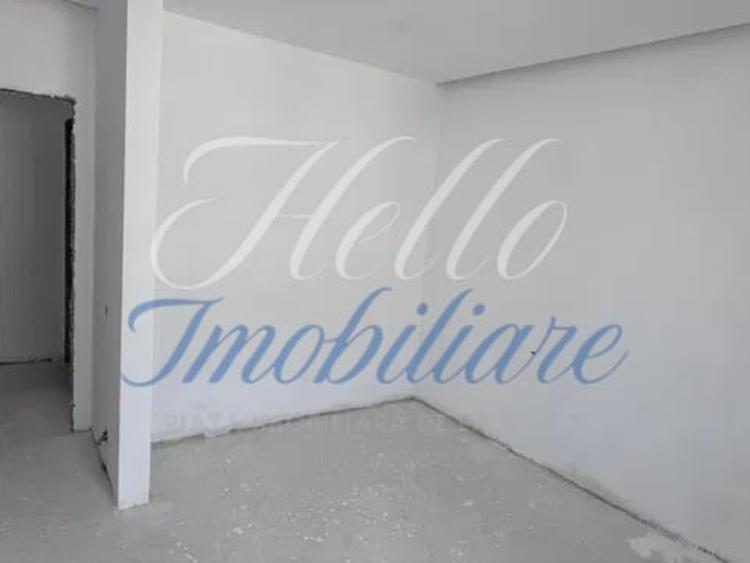 Apartament cu 3 camere semidecomandat în Florești