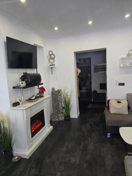 Vand ap la casa central , inc gaz , SC 96 mp, front stradal, renovat lux - 10