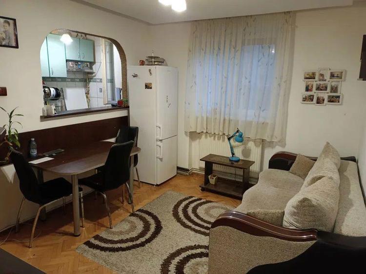 Rovinari - Apartament 3 camere - Strada Rovinari - 5