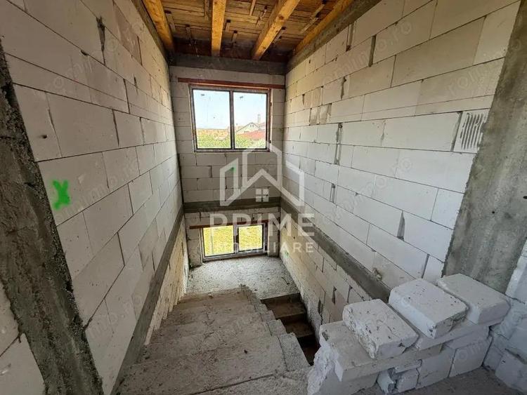 CASA LA ROSU DE VANZARE (ZONA AMPOI 3) 290 MP UTILI - 500 MP TEREN. - 6