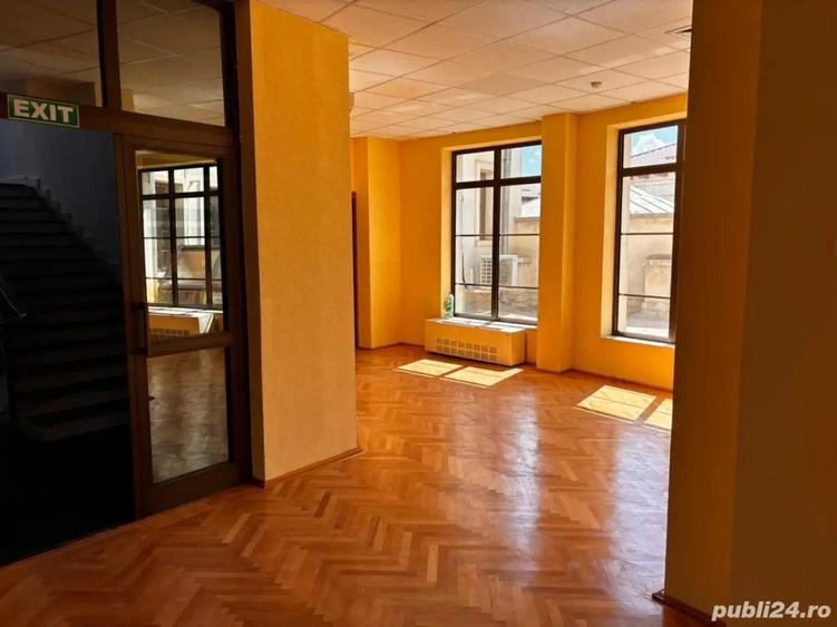 Spatiu comercial de inchiriat ultracentral finisaje premium Chirie: 12-15 mp neg. - 2