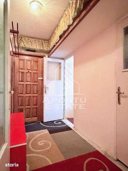 Apartament de vanzare cu doua camere parter Piata Doin Calea Sagului - 1