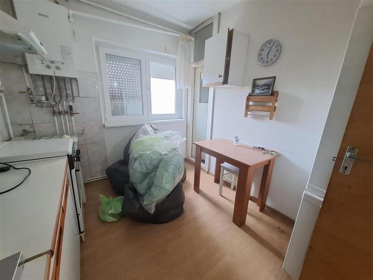 Apartament decomandat 3 camere 2 bai balcon zona Terezian - 7