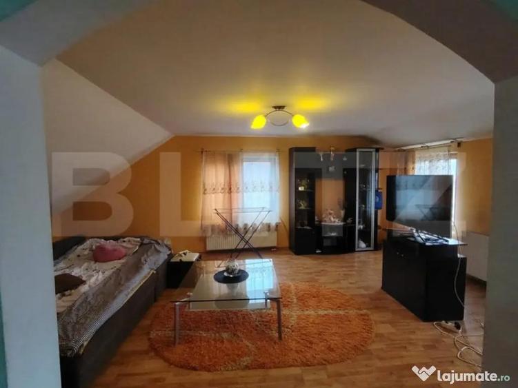 Casa cu 2 apartamente in Livezeni - 3